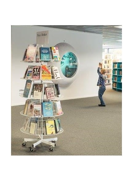 Stojalo za novosti na kolesih